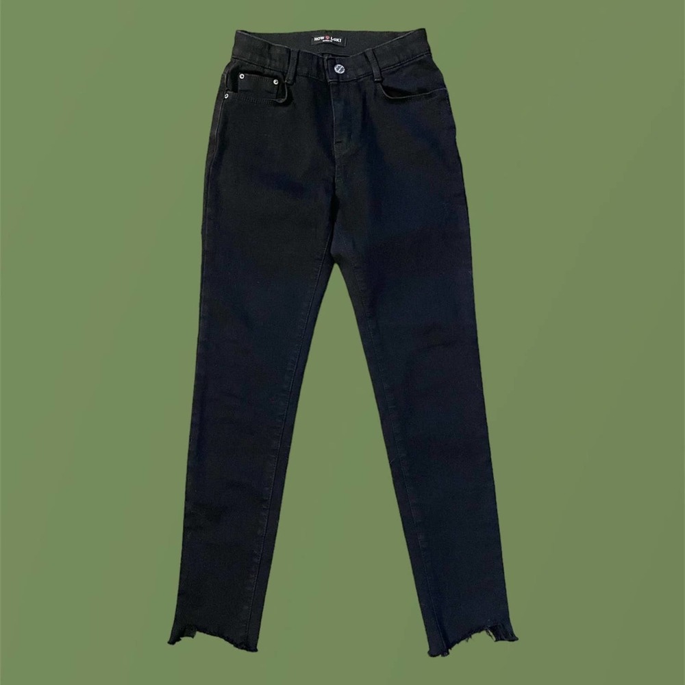 Black Distressed Denim Stretch Jeans - Small - EUC